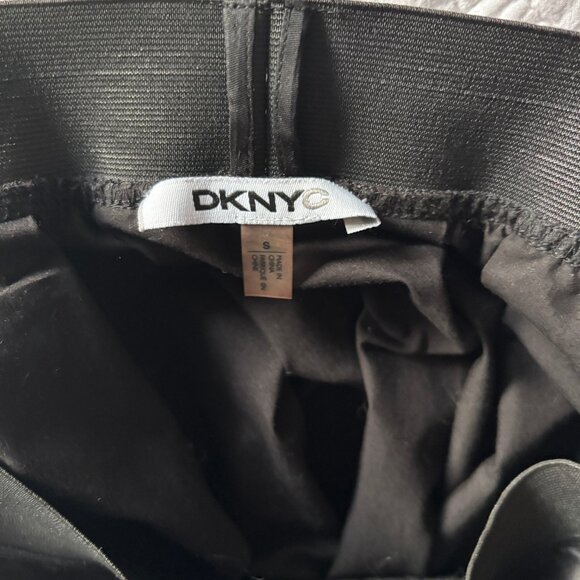 Donna Karan Black Satin-Feel A-Line Skirt - S/M - Picture 6 of 9